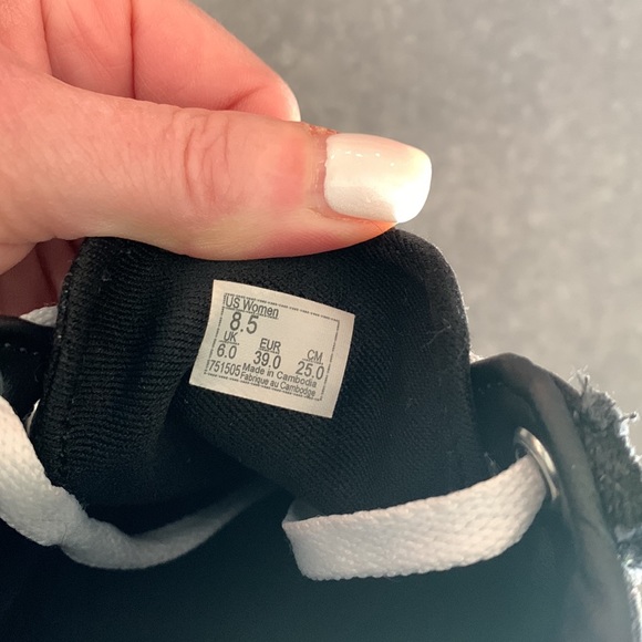 Vans Classic Old Skool 8.5 - Picture 9 of 9